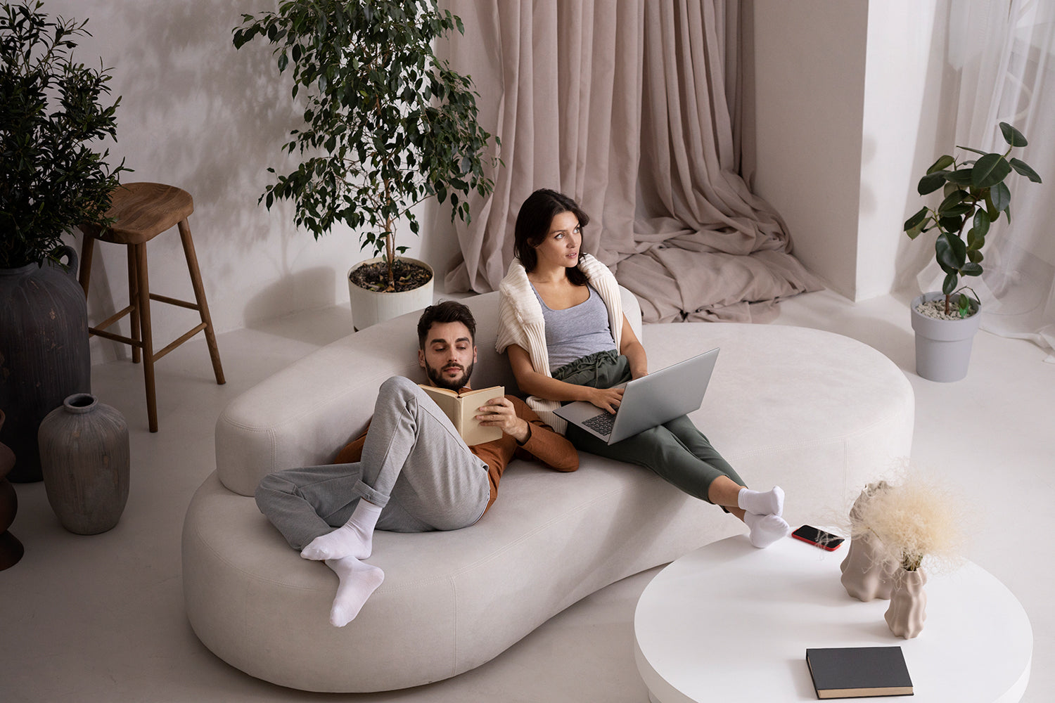 Ev Dekorasyonunda 2025 Trendleri: Renkler, Tarzlar ve Öneriler